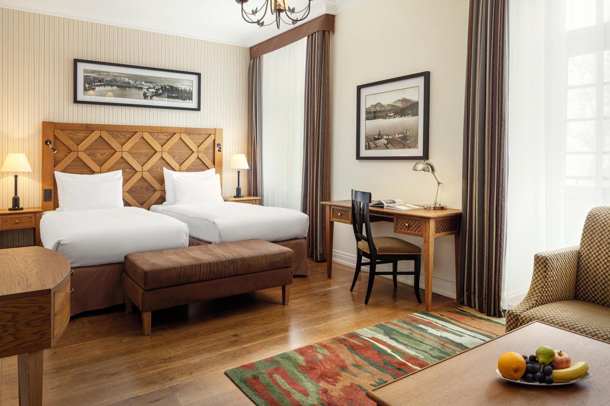 Grand Hotel Kempinski High Tatras Strbske Pleso Exterior foto A room at the hotel