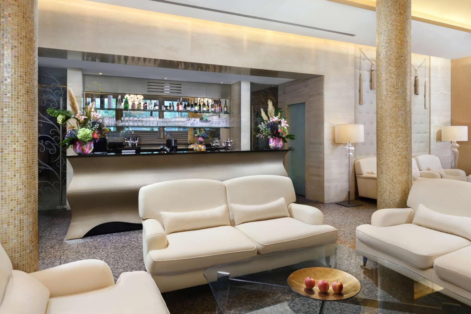 Grand Hotel Kempinski High Tatras Strbske Pleso Exterior foto Lobby