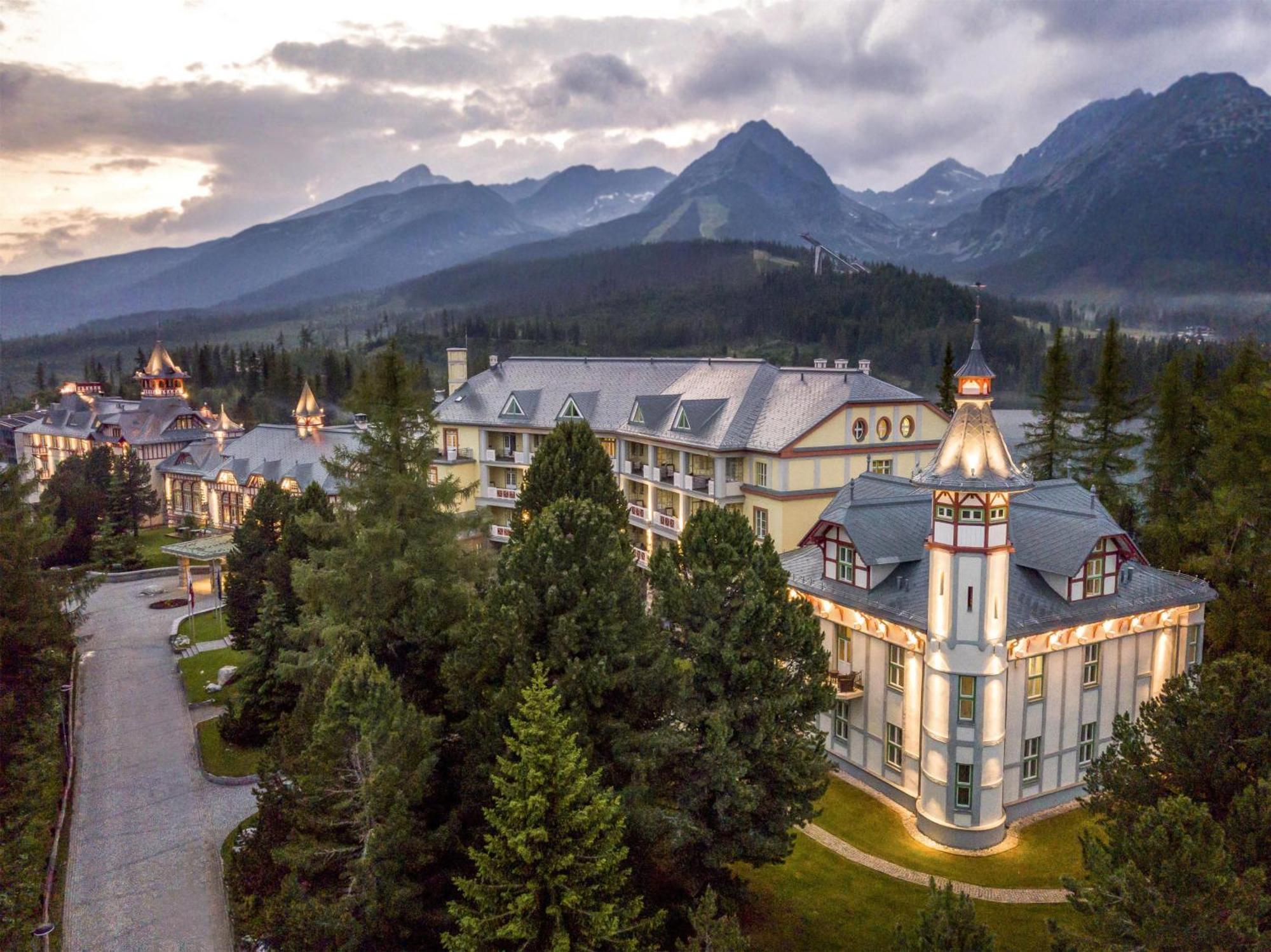 Grand Hotel Kempinski High Tatras Strbske Pleso Exterior foto